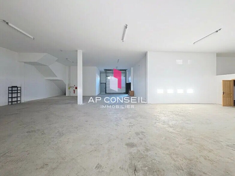 Bureau dans Bois-d'Arcy à louer - Photo intérieure – Image 3 sur 8