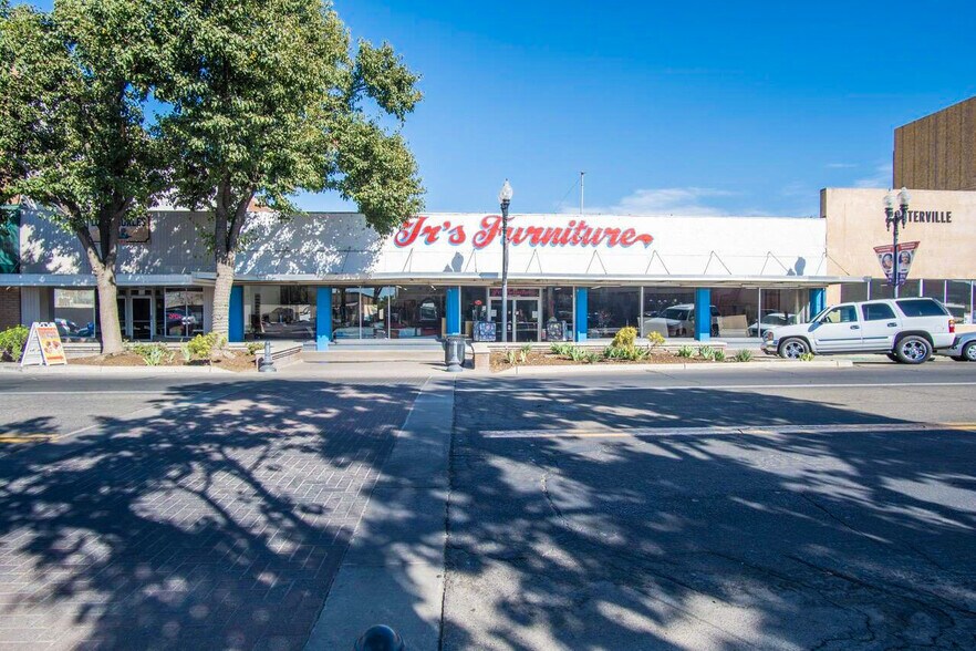 40 N Main St, Porterville, CA à vendre - Photo de l’immeuble – Image 1 sur 9