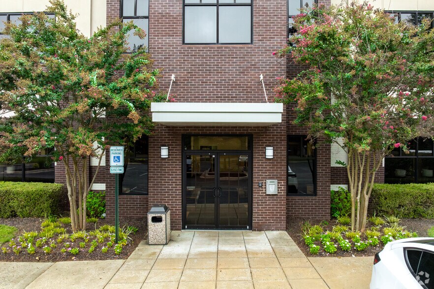 6345 Woodside Ct, Columbia, MD à louer - Photo de l’immeuble – Image 3 sur 4