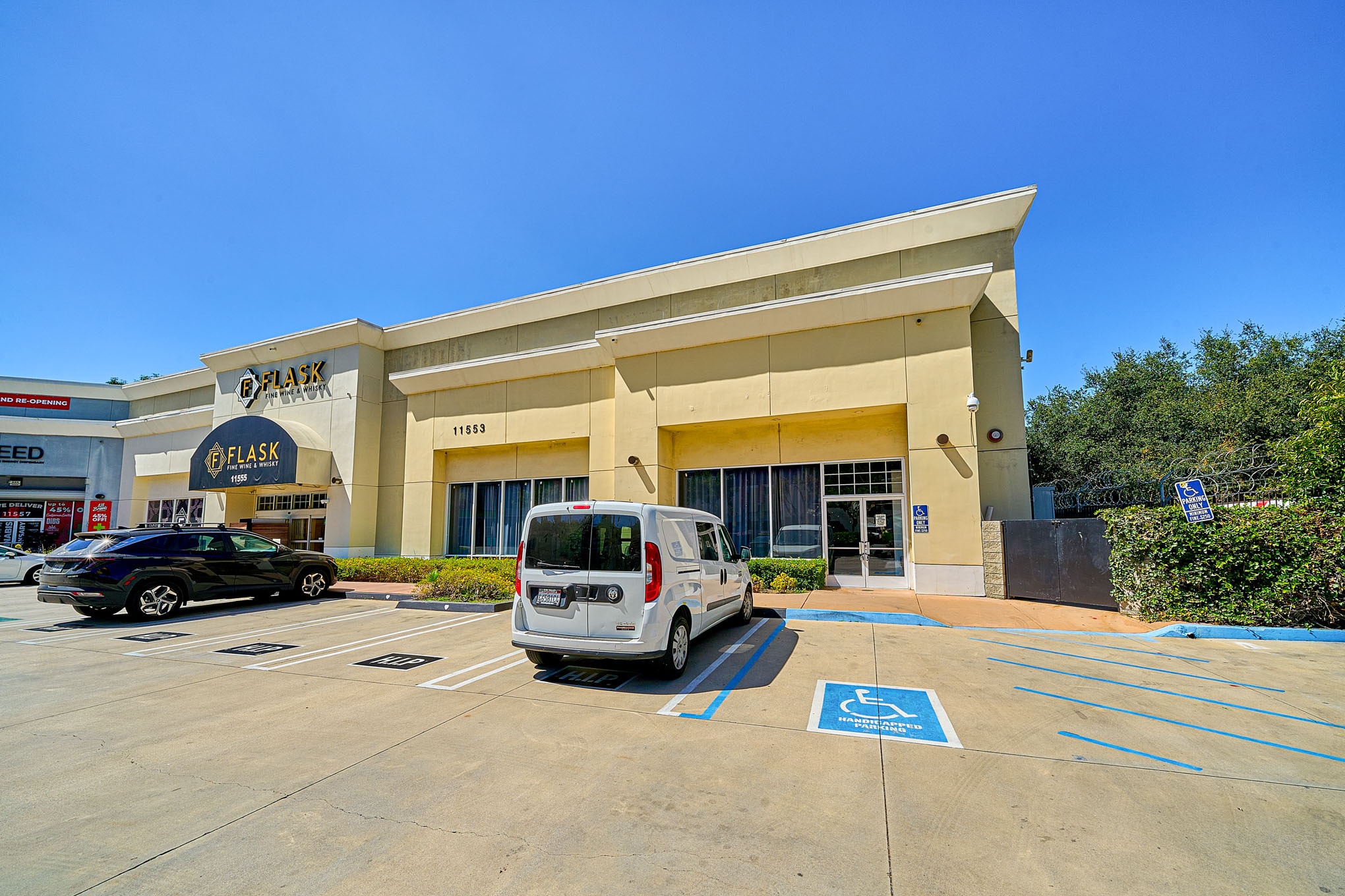 11555-11561 Ventura Blvd, Studio City, CA à louer Photo de l’immeuble– Image 1 sur 11