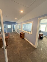 1047 Falmouth Rd, Hyannis, MA à louer Photo intérieure– Image 1 sur 5