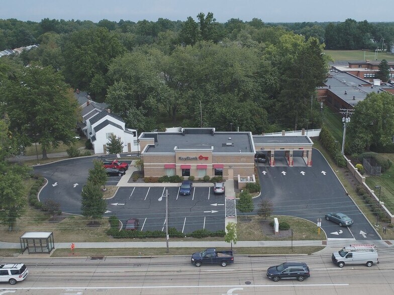 5637 Mayfield Rd, Cleveland, OH à vendre - Photo de l’immeuble – Image 3 sur 6