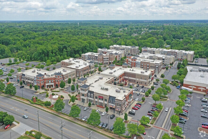 309 Pisgah Church Rd, Greensboro, NC à louer - Aérien – Image 2 sur 9