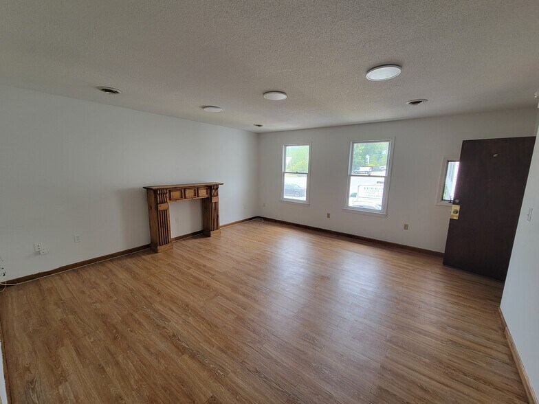 1501 Main St, Tewksbury, MA à louer - Photo intérieure – Image 1 sur 6