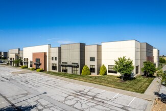 Plus de détails pour 2810-2850 NE Independence Ave, Lee's Summit, MO - Local d'activités à louer