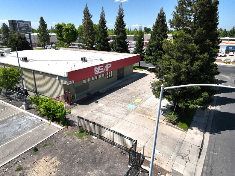 906 Tommydon Dr, Stockton, CA à louer - Photo de l’immeuble – Image 1 sur 9