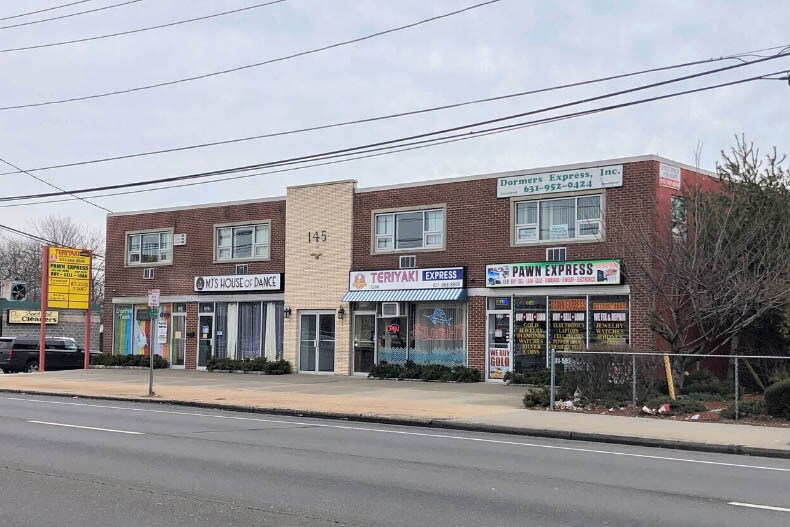 145 E Sunrise Hwy, Lindenhurst, NY à louer Photo principale– Image 1 sur 5
