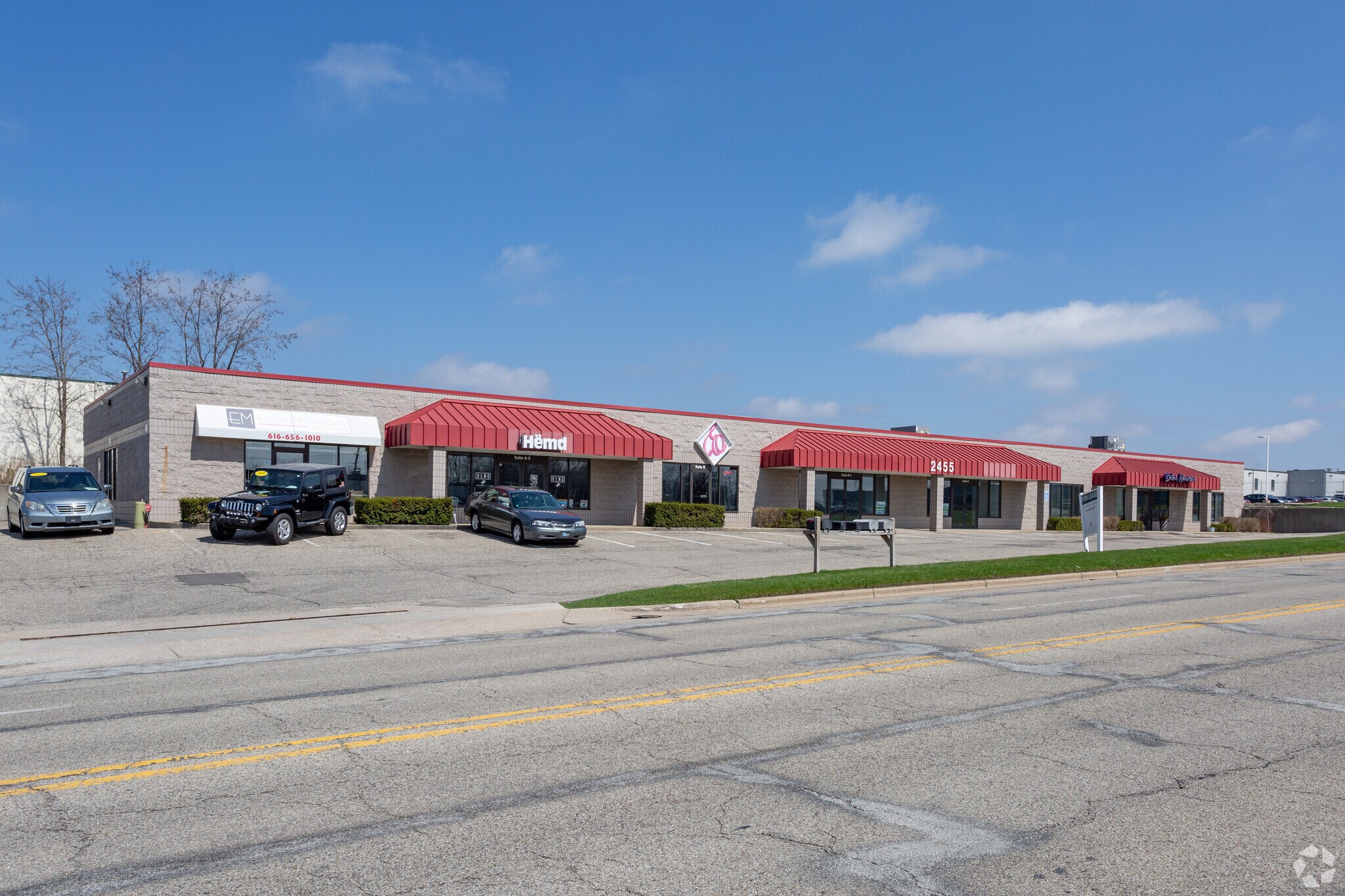 2455 29th St SE, Grand Rapids, MI à louer Photo principale– Image 1 sur 8