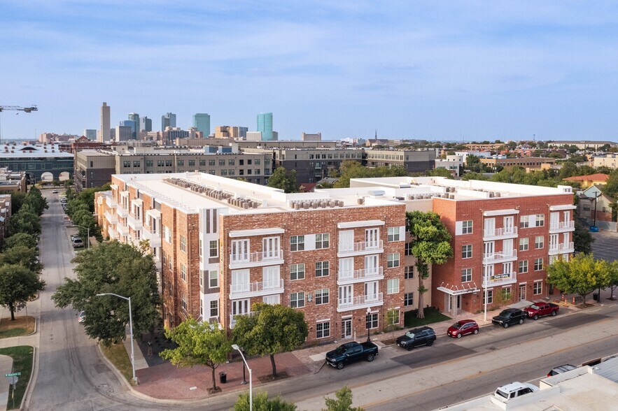 1066 W Magnolia Ave, Fort Worth, TX à vendre - Photo de l’immeuble – Image 3 sur 13
