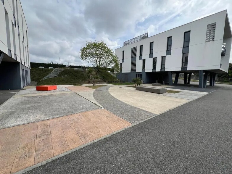 125 Rue Robert Schuman, Saint-Herblain à louer - Photo de l’immeuble – Image 2 sur 11