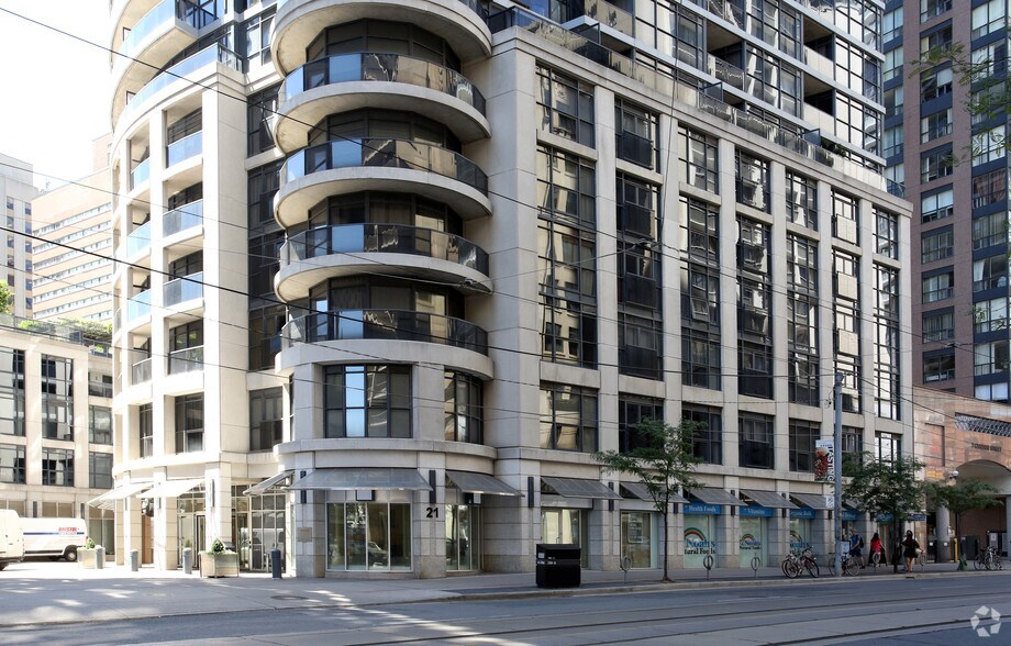 21 Carlton St, Toronto, ON à louer - Photo de l’immeuble – Image 2 sur 3