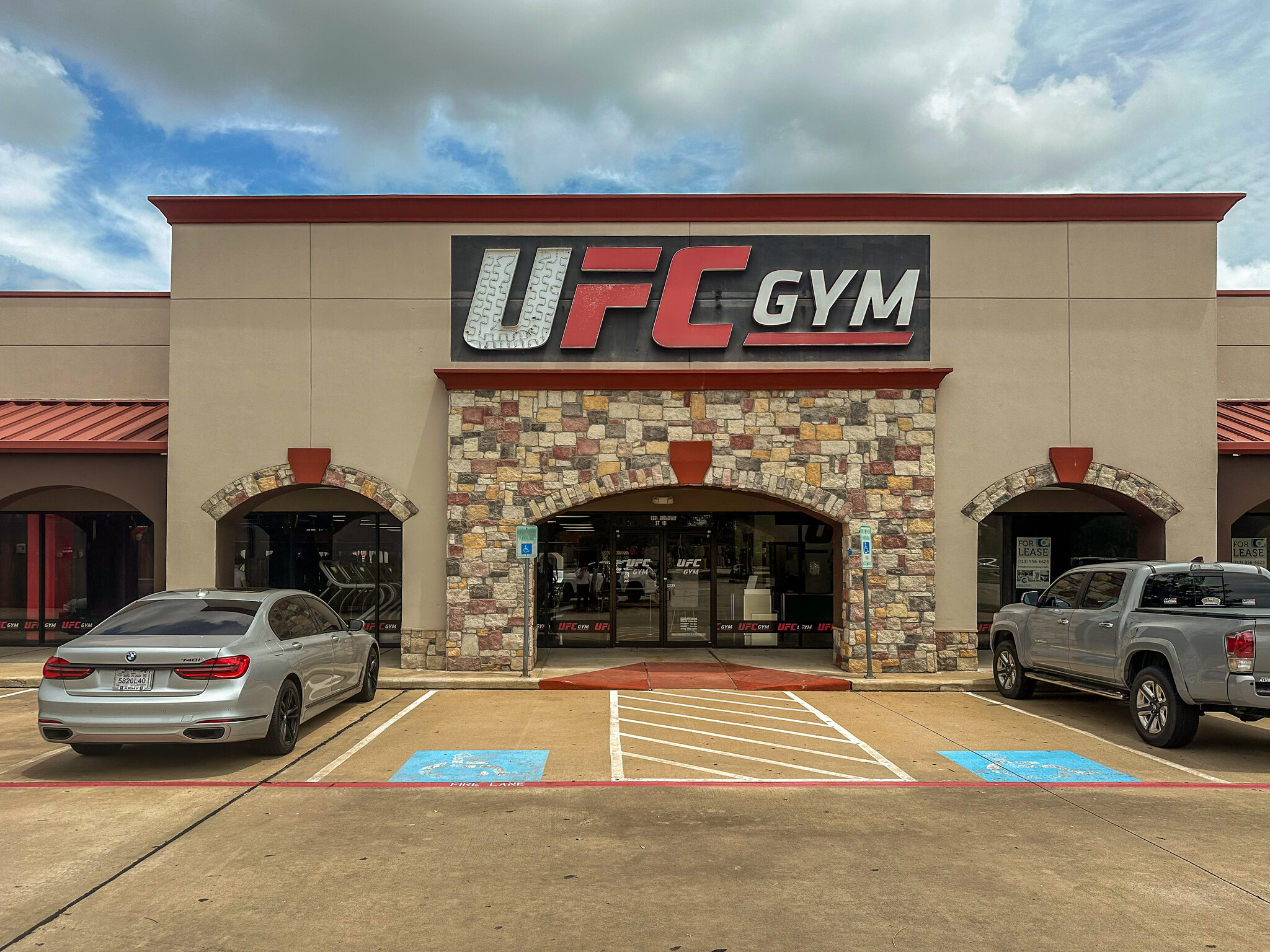 8201-8209 Broadway St, Pearland, TX à louer Photo de l’immeuble– Image 1 sur 12