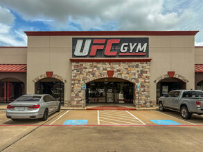 8201-8209 Broadway St, Pearland, TX à louer Photo de l’immeuble– Image 1 sur 12