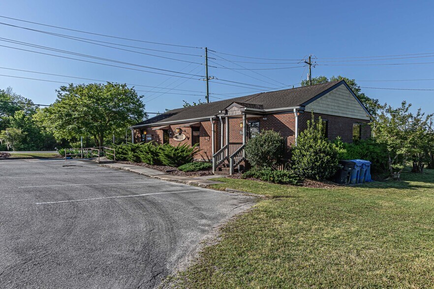1 N Marine Blvd, Jacksonville, NC à vendre - Photo de l’immeuble – Image 2 sur 30