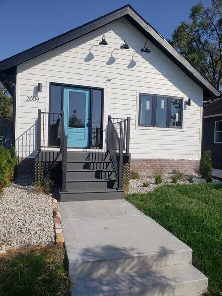 2009 Buchanan St, North Kansas City, MO à louer - Photo de l’immeuble – Image 1 sur 10