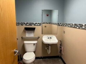 322-340 W Main St, Carpentersville, IL à louer Photo intérieure– Image 2 sur 16