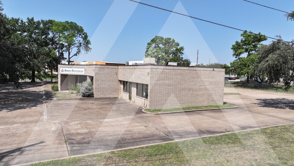 9770 W Little York Rd, Houston, TX à vendre - Photo de l’immeuble – Image 3 sur 21