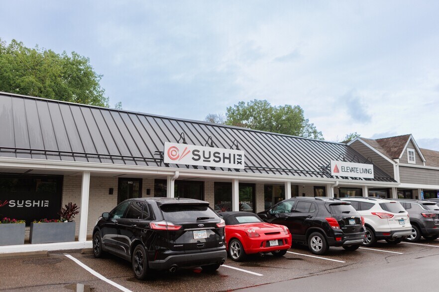 812-864 E Lake St, Wayzata, MN à louer - Photo de l’immeuble – Image 2 sur 17