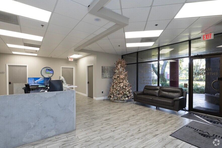 1211 Tech Blvd, Tampa, FL à louer - Photo intérieure – Image 2 sur 23