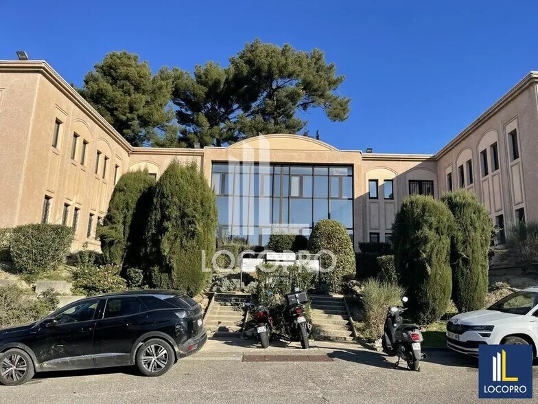 Bureau dans Marseille à louer - Photo de l’immeuble – Image 1 sur 6