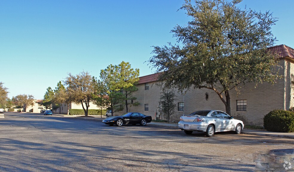 4651 Oakwood Dr, Odessa, TX à vendre - Photo de l’immeuble – Image 2 sur 12