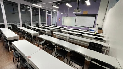 3433 North Rd, Burnaby, BC à louer Photo intérieure– Image 2 sur 6