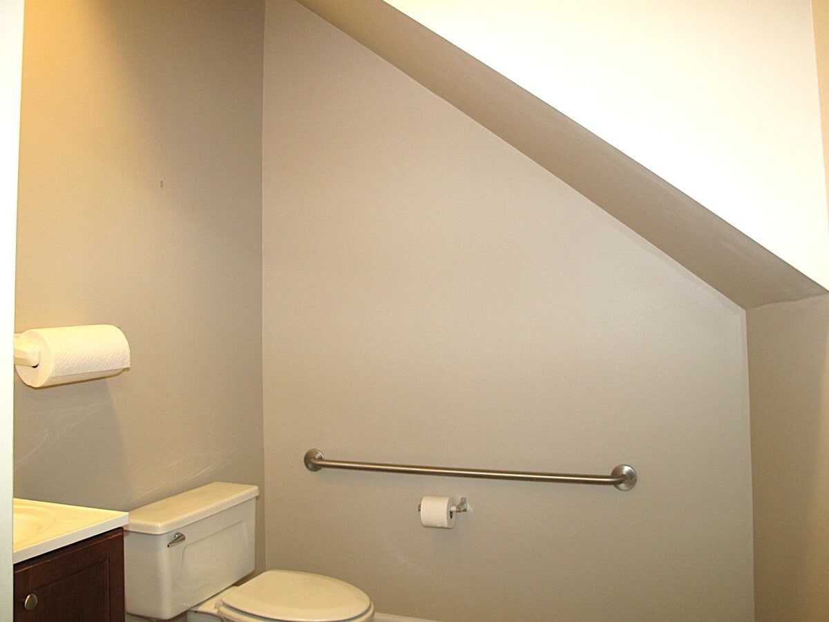 1365 Westgate Center Dr, Winston-Salem, NC 27103 - Lot J-1 - - Photo intérieure - Image 1 of 12