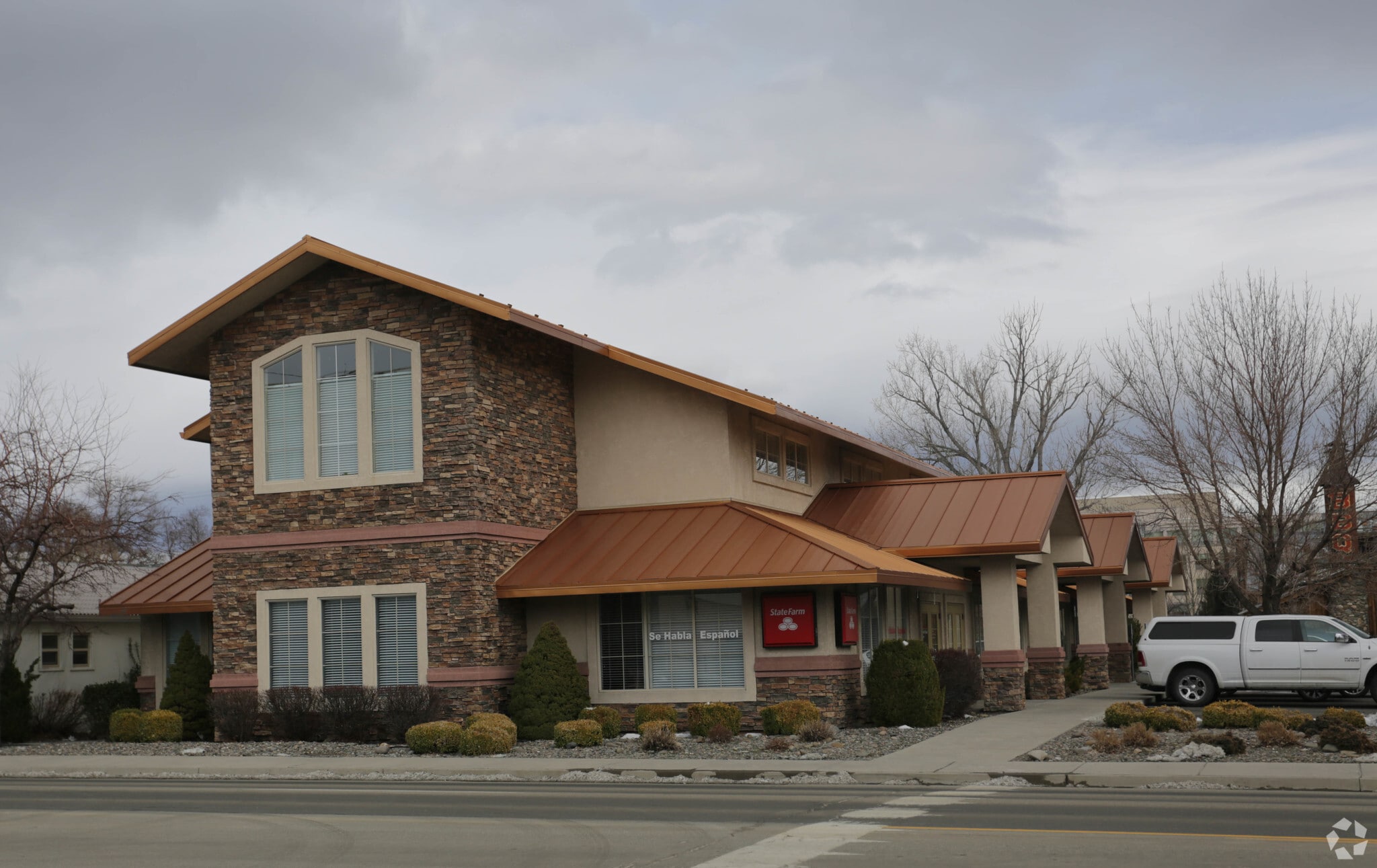 1007 S Carson St, Carson City, NV à louer Photo de l’immeuble– Image 1 sur 6