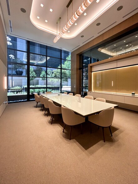 3001 Maple Ave, Dallas, TX à louer - Photo intérieure – Image 3 sur 16