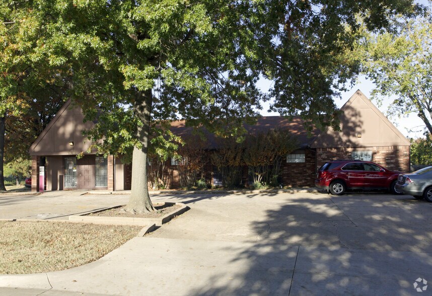 6964 S 69th East Ave, Tulsa, OK à louer - Photo de l’immeuble – Image 2 sur 8