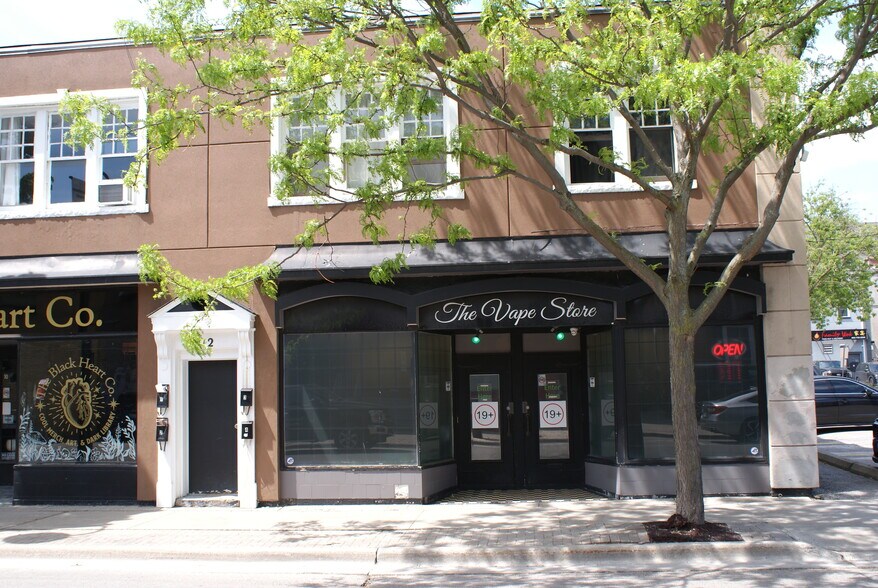 12-18 Ontario St, Oshawa, ON à louer - Photo de l’immeuble – Image 2 sur 4