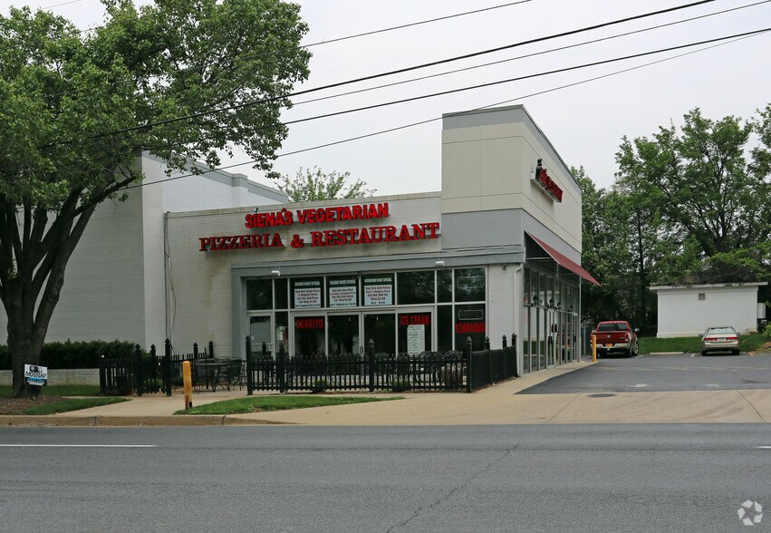 2001-2009 Chapman Ave, Rockville, MD à louer - Photo de l’immeuble – Image 2 sur 3