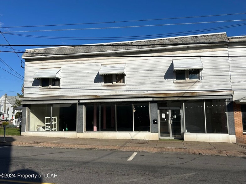 437-443 Centre Street St, Freeland, PA à vendre - Photo de l’immeuble – Image 1 sur 26