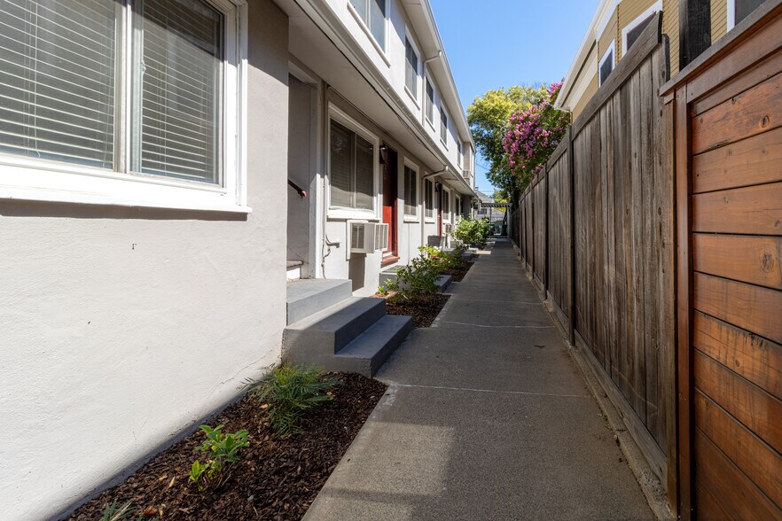2713 T St, Sacramento, CA à vendre - Photo de l’immeuble – Image 2 sur 21