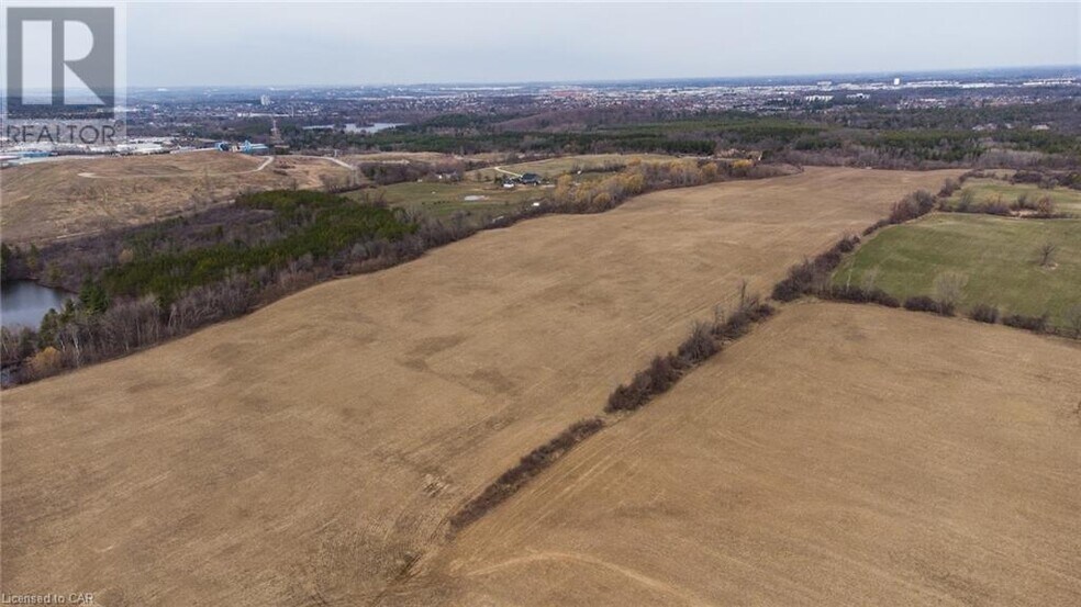 975 Clyde Rd, Cambridge, ON à vendre - Photo de l’immeuble – Image 2 sur 7
