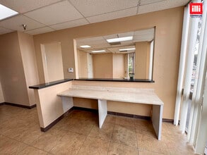 23734 Valencia Blvd, Valencia, CA à louer Photo intérieure– Image 2 sur 6