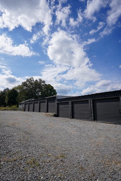 Hope Storage Portfolio | 155 Units portefeuille de 2 biens à vendre sur LoopNet.fr - Photo de l’immeuble – Image 3 sur 23