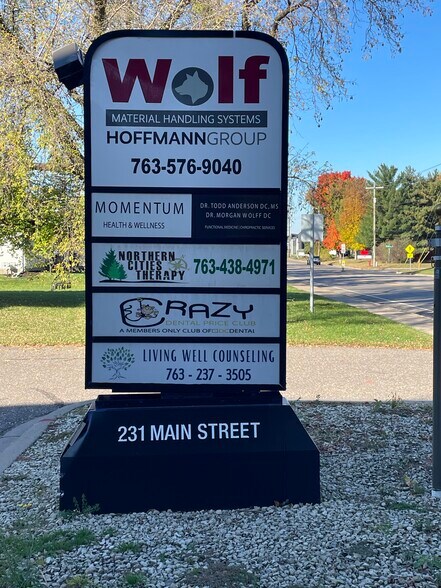 231 Main St, Elk River, MN à louer - Photo de l’immeuble – Image 2 sur 18