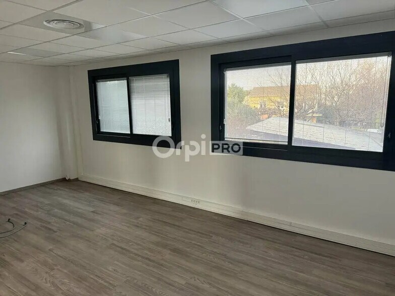 Bureau dans Avignon à louer - Photo de l’immeuble – Image 3 sur 5