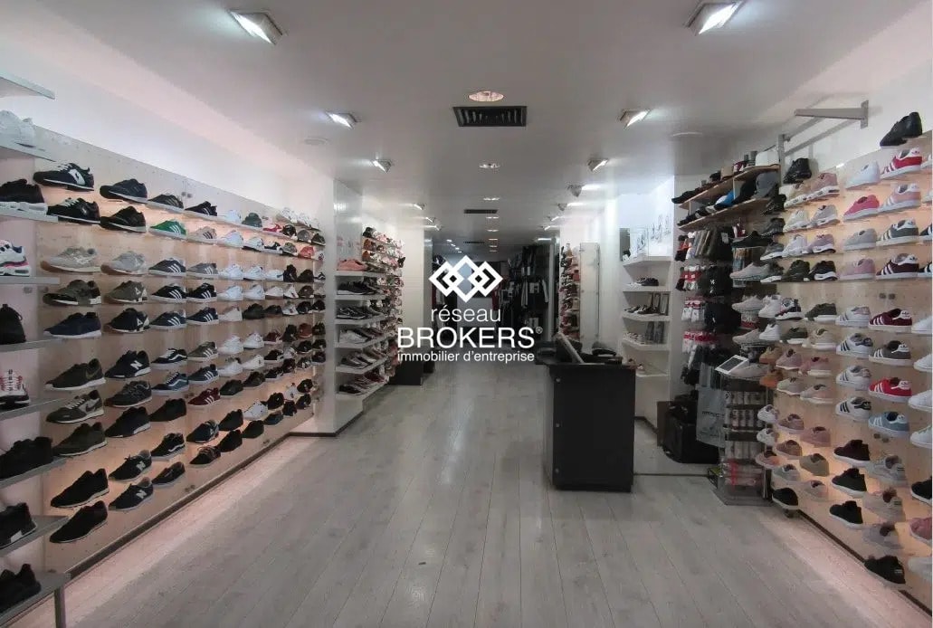 Local commercial dans Grenoble à louer Photo de l’immeuble– Image 1 sur 7
