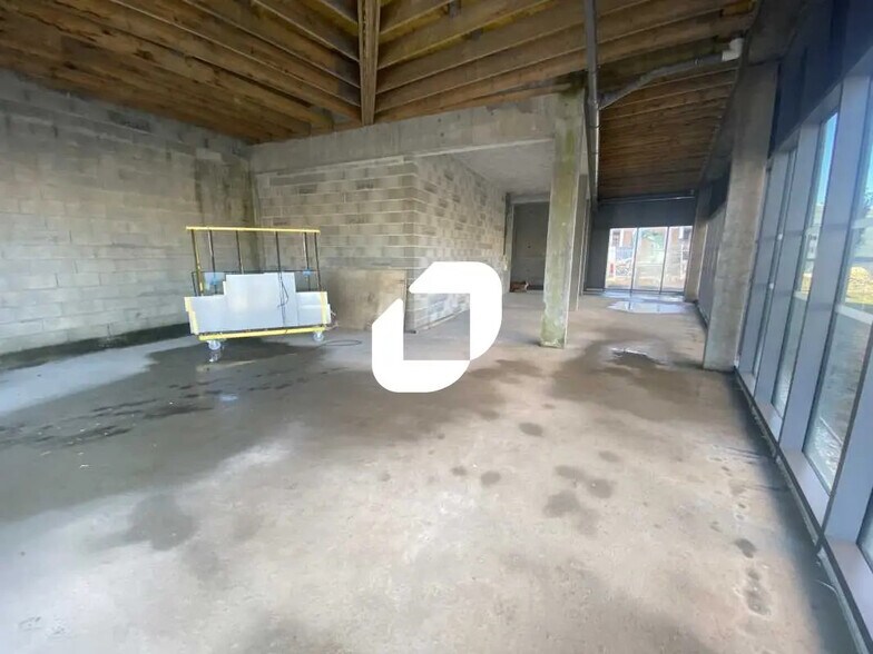 Local commercial dans Bruges à louer - Photo de l’immeuble – Image 2 sur 7