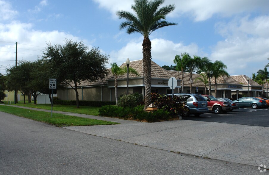 6010 Park Blvd, Pinellas Park, FL à louer - Photo principale – Image 1 sur 26