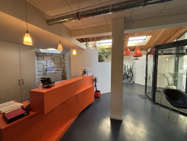 Plus de détails pour Bureau à vendre