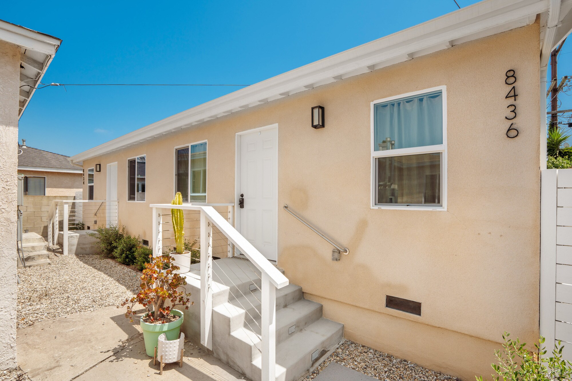 8430 Wiley Post Ave, Los Angeles, CA à vendre Photo principale– Image 1 sur 27
