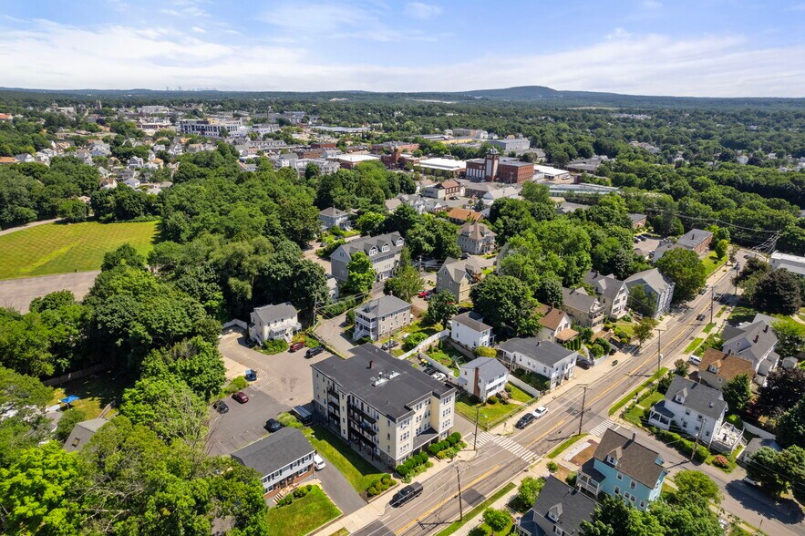 47 Chapel St, Norwood, MA à vendre - Photo de l’immeuble – Image 2 sur 13