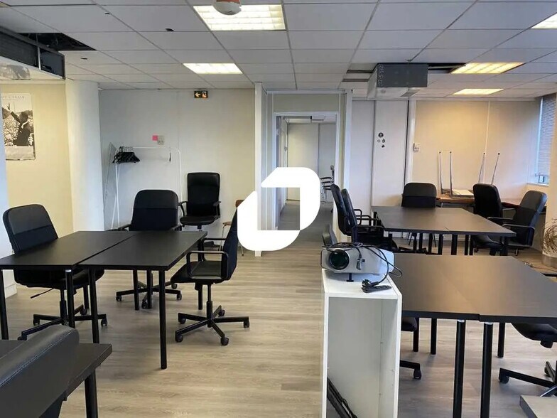 Bureau dans Bègles à louer - Photo de l’immeuble – Image 2 sur 10