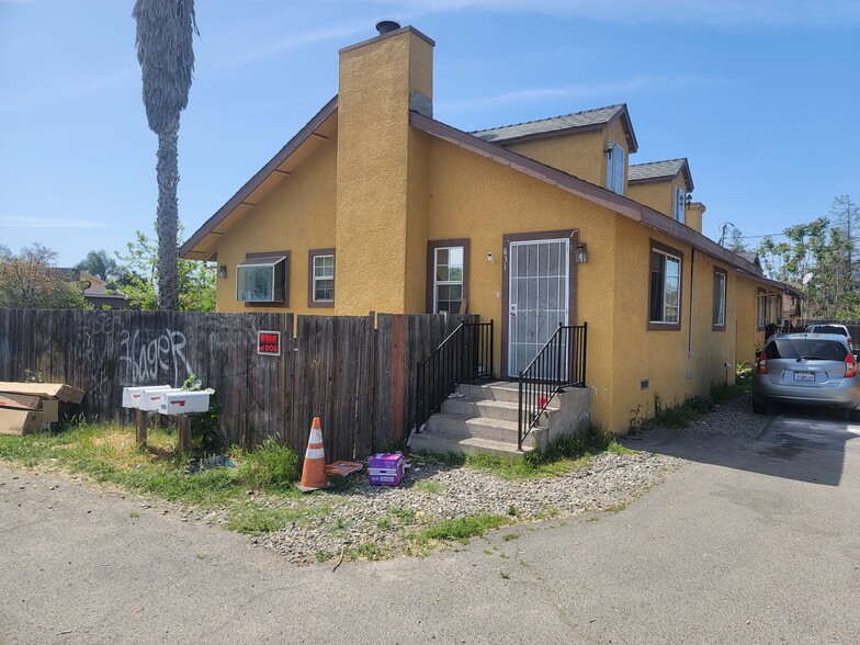 833 Spencer Ave, Modesto, CA à vendre - Photo de l’immeuble – Image 2 sur 19