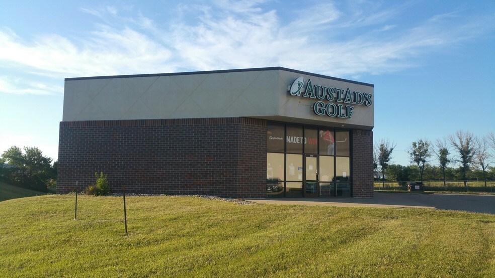 4405 Southern Hills Dr, Sioux City, IA à vendre - Photo de l’immeuble – Image 2 sur 22