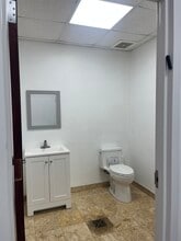 176 US Highway 9, Englishtown, NJ à louer Photo intérieure– Image 2 sur 8