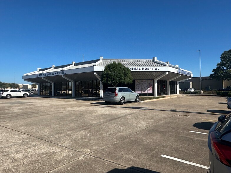 1520 W Bay Area Blvd, Friendswood, TX à louer - Photo de l’immeuble – Image 2 sur 5